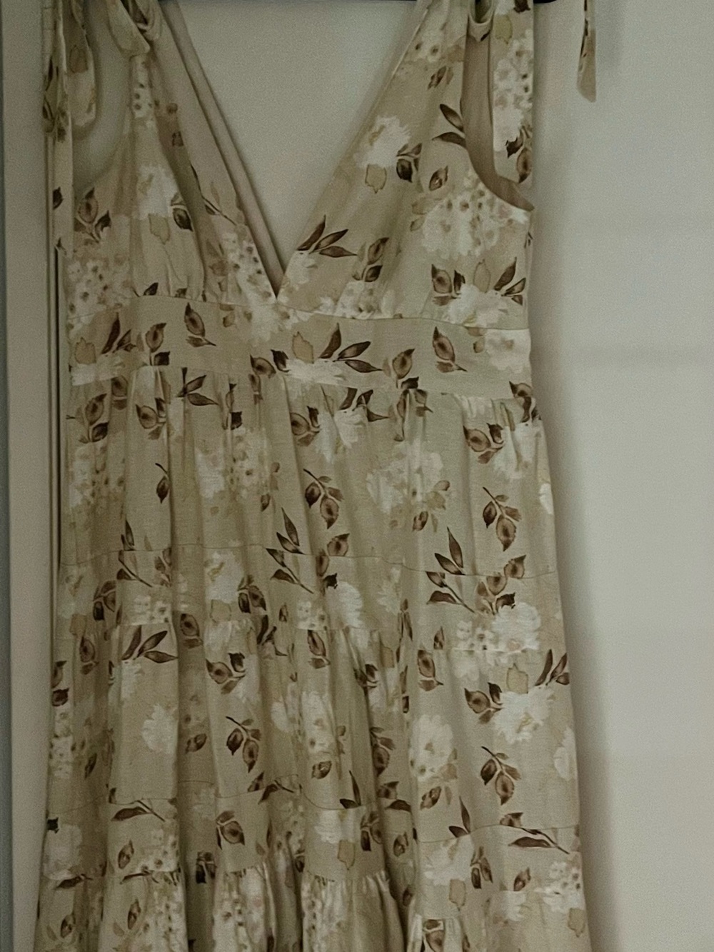 House of Harlow 1960 Ivory Floral Maxi Dress with Tie Shoulders Soft Linen blend - Picture 2 of 5